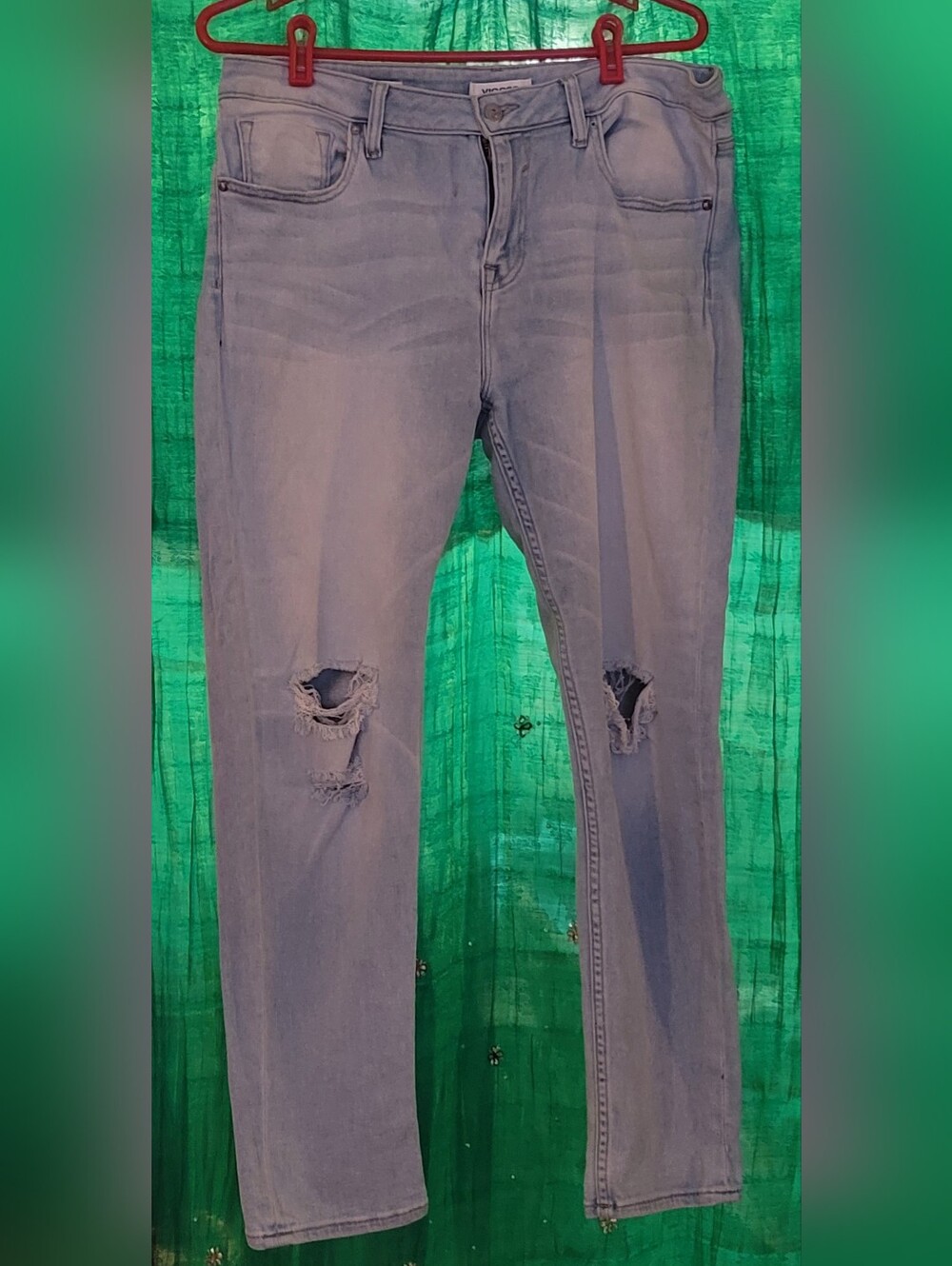 Vigoss Light Wash Skinny Jeans with Knee Rips
